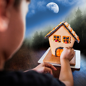 Image for event: Haunted Gingerbread Houses